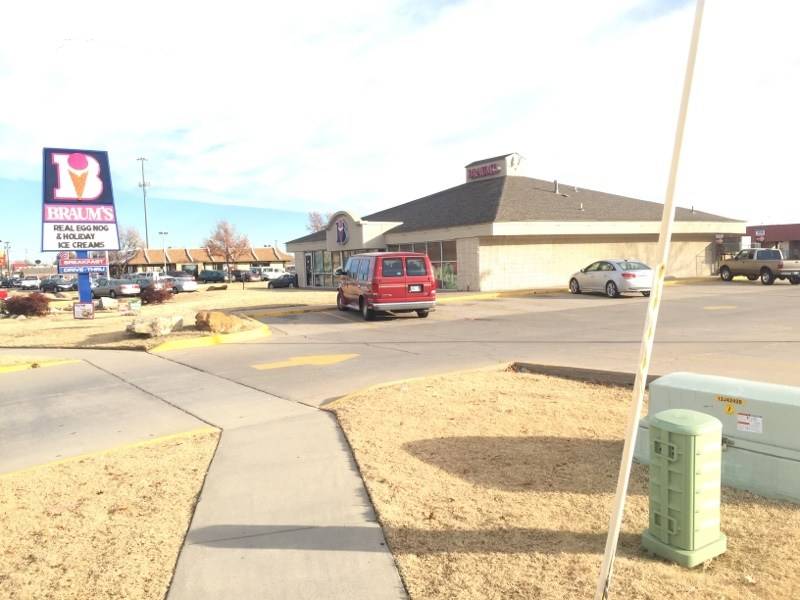 Braums Ice Cream & Burger Restaurant | restaurant | 440 N Tyler Rd, Wichita, KS 67212, USA | 3167225064 OR +1 316-722-5064