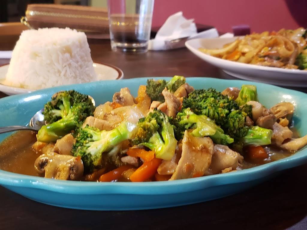 Lotus Thai House | restaurant | 5869 Broadview Rd, Parma, OH 44134, USA | 2163719575 OR +1 216-371-9575