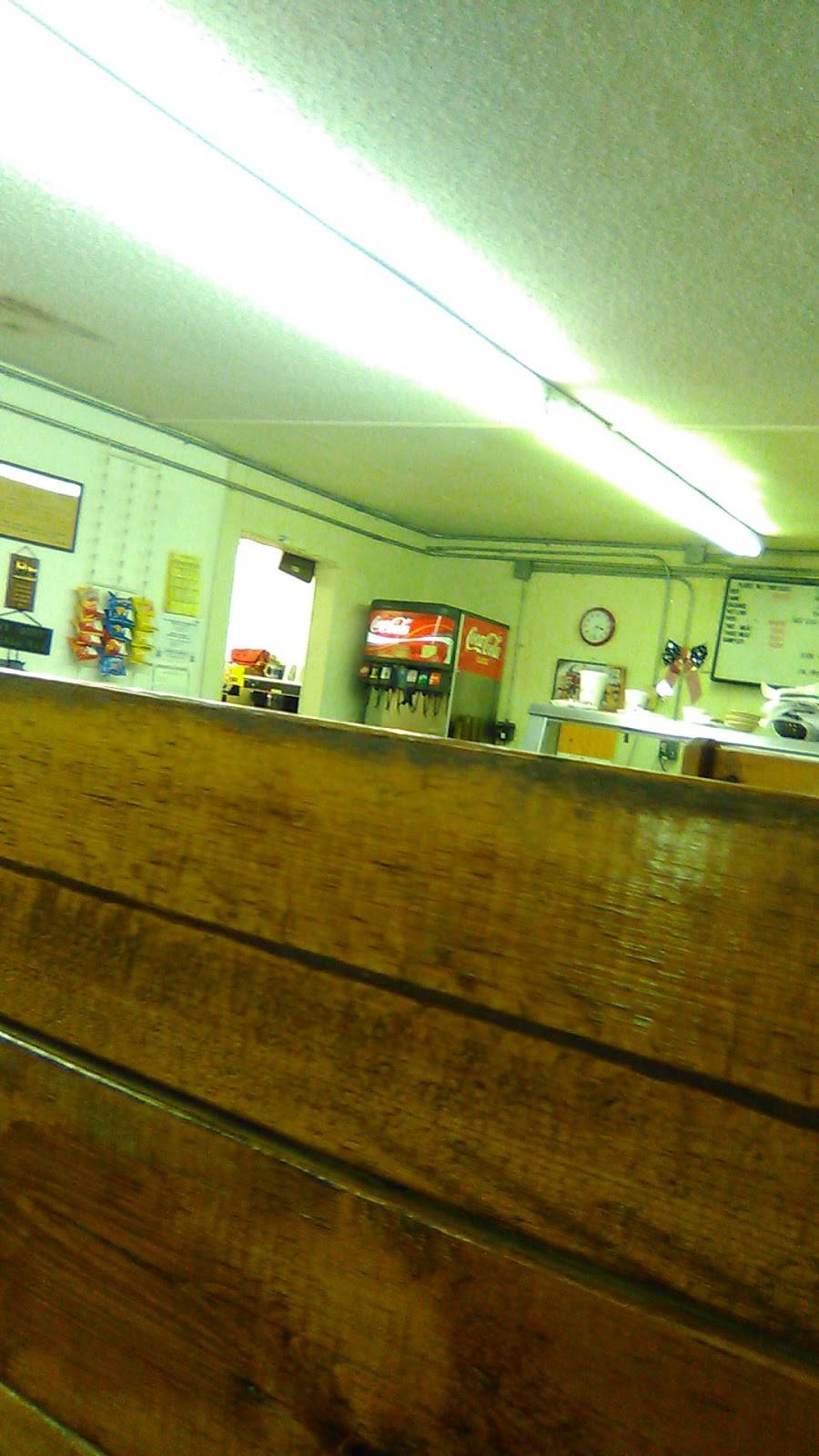 Backwoods Bar-B-Que | restaurant | 630 W TX-243, Canton, TX 75103, USA | 9035676253 OR +1 903-567-6253