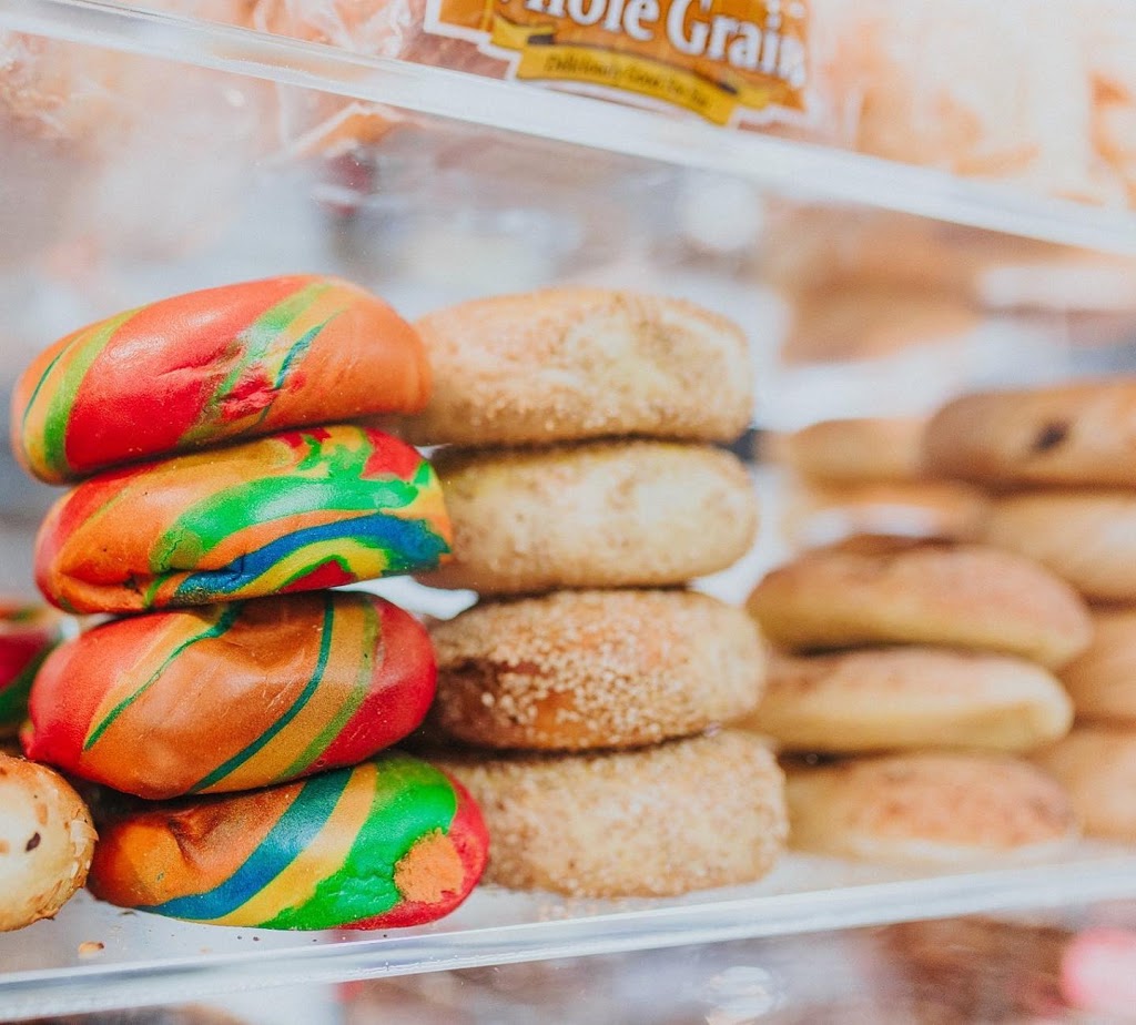 Taste of New York Bagels & Deli | restaurant | 3268 N Clark St, Chicago, IL 60657, USA | 7739047934 OR +1 773-904-7934