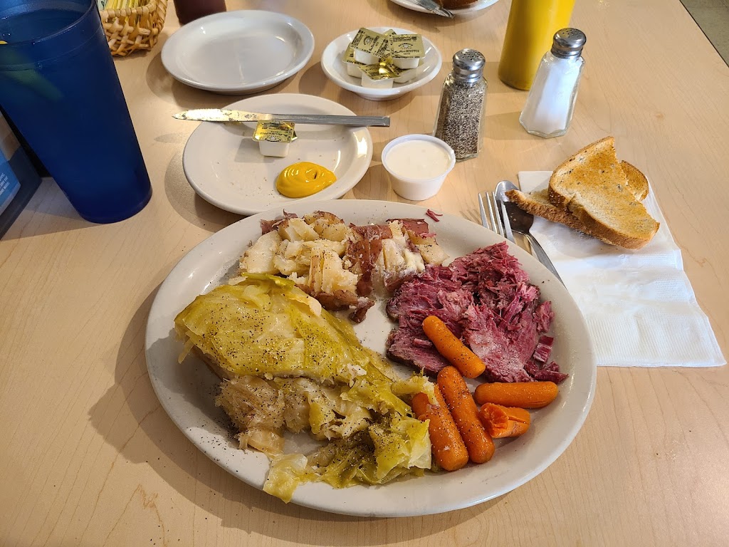 Claires Cafe & Gallery | cafe | 16140 N Oracle Rd, Tucson, AZ 85739, USA | 5208252525 OR +1 520-825-2525