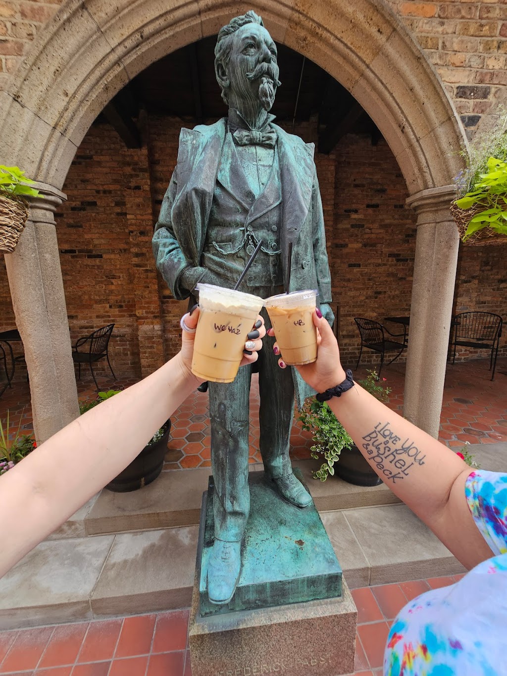 Best Place at the Historic Pabst Brewery | restaurant | 917 W Juneau Ave, Milwaukee, WI 53233, USA | 4146301609 OR +1 414-630-1609