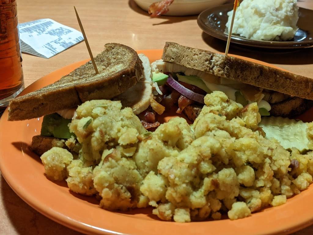 Village Inn | bakery | 9560 E 22nd St, Tucson, AZ 85748, USA | 5208868100 OR +1 520-886-8100