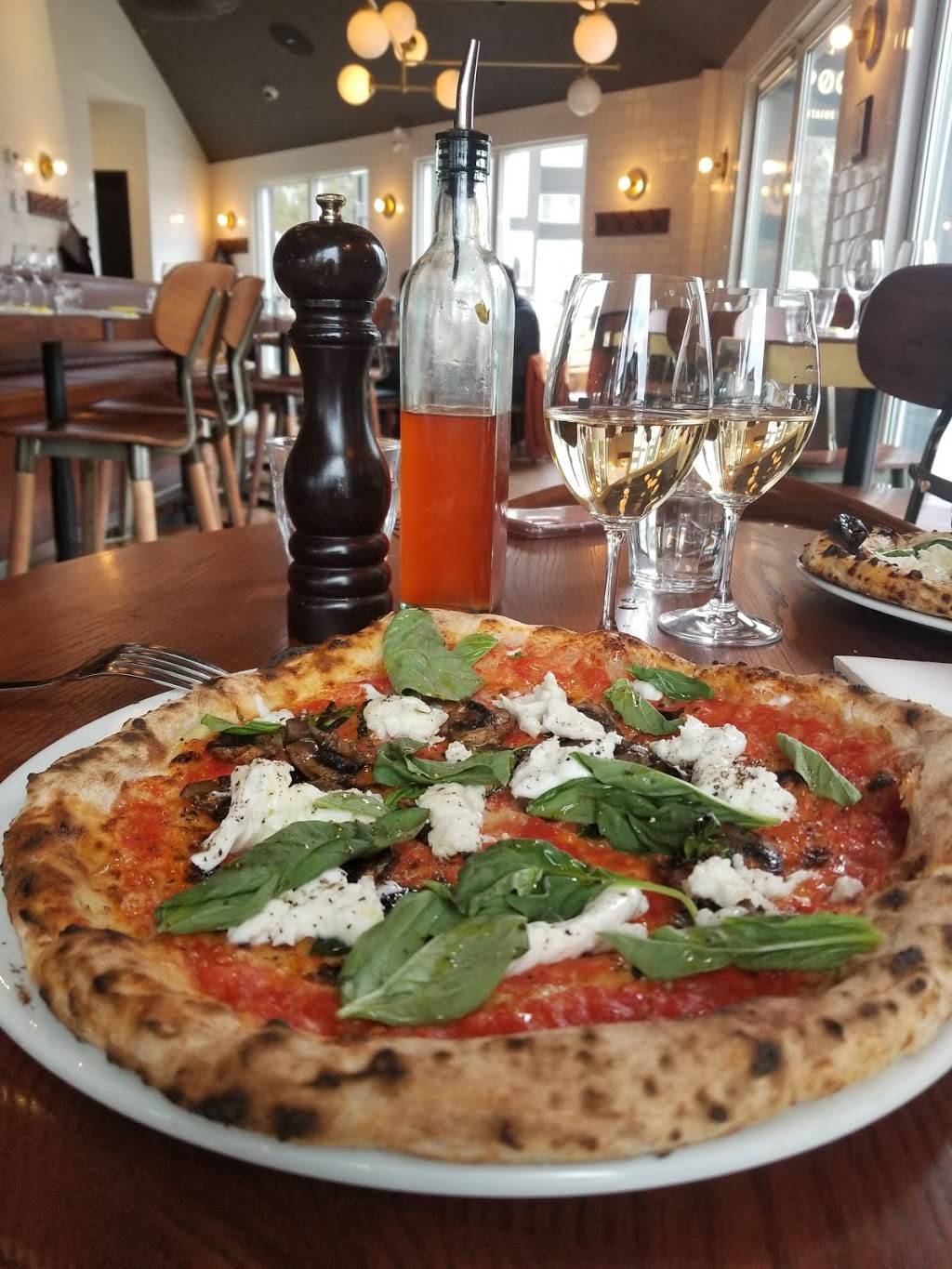 Pizzéria NO.900 - St-Sauveur | meal delivery | 224 Chemin du Lac-Millette, Saint-Sauveur, QC J0R 1R3, Canada | 4502270900 OR +1 450-227-0900