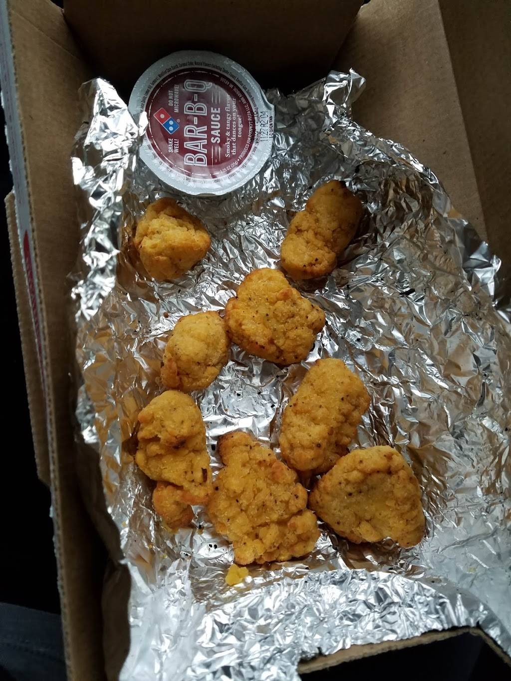 Dominos Pizza | meal delivery | 2231 N Lincoln Ave, Chicago, IL 60614, USA | 7736657232 OR +1 773-665-7232