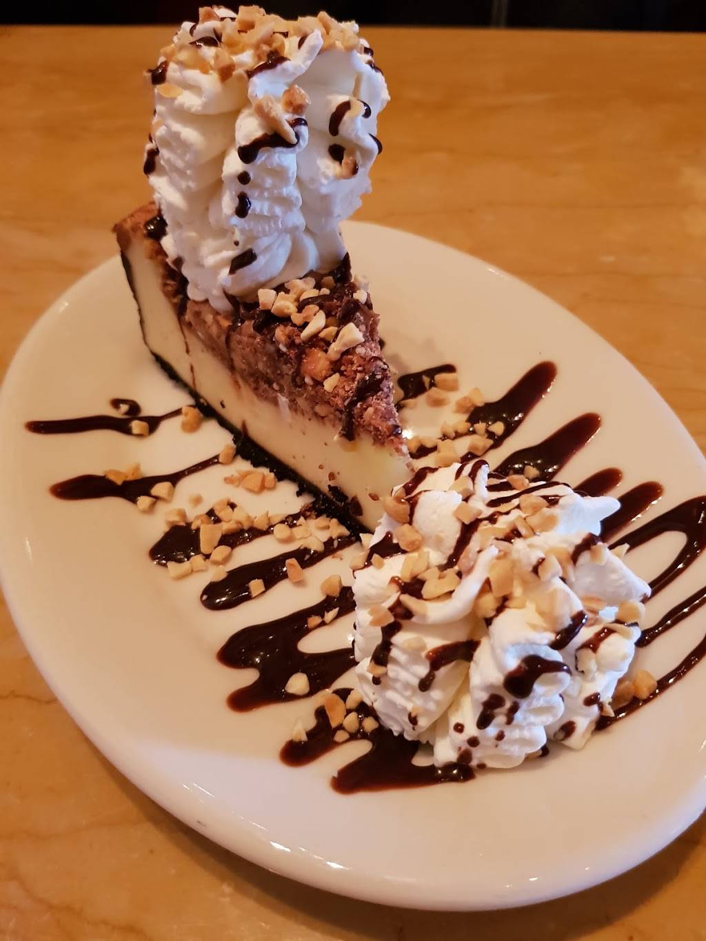 The Cheesecake Factory | restaurant | 455 Menlo Park Drive, Edison, NJ 08837, USA | 7324947000 OR +1 732-494-7000