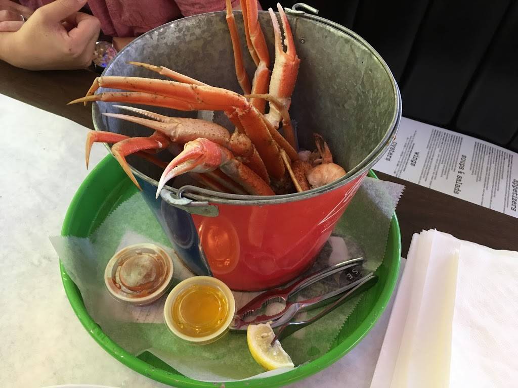 Big Daddy’s Oyster Bar | restaurant | 101 Crossings E Suite 3, Peachtree City, GA 30269, USA | 7706321563 OR +1 770-632-1563