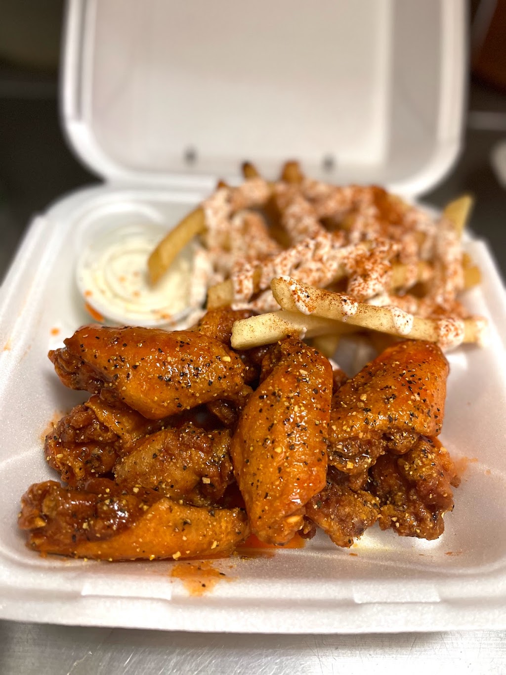 Wings Heaven | restaurant | 7201 Aaron Aronov Dr #27-A, Fairfield, AL 35064, USA | 2059236600 OR +1 205-923-6600