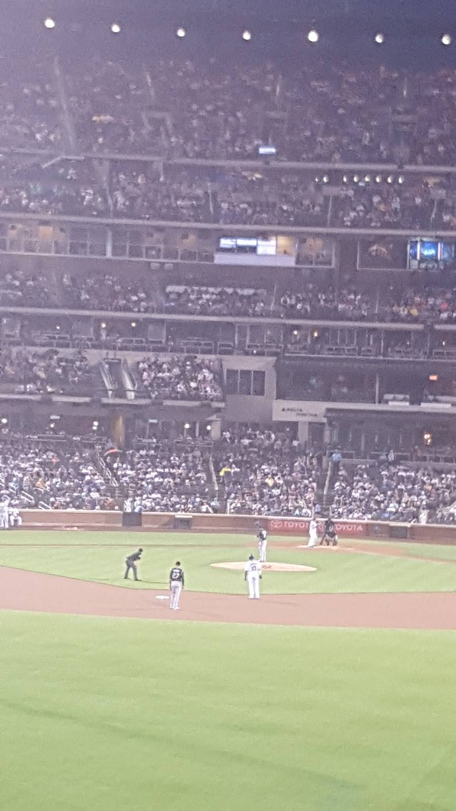 The Porsche Club at Citi Field | restaurant | 123-01 Roosevelt Ave, Flushing, NY 11368, USA | 7185654333 OR +1 718-565-4333