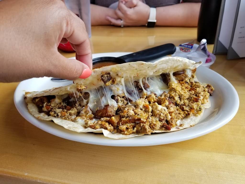 Turf N Surf Po Boy | restaurant | 11420 Rock Rose Ave #100, Austin, TX 78758, USA | 5122762763 OR +1 512-276-2763