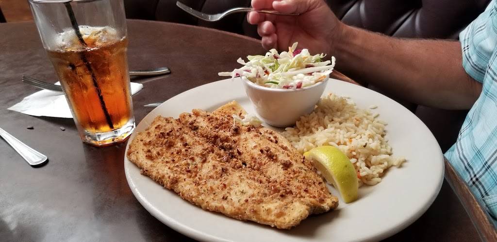 Hilltop Grille | restaurant | 2310 W Broad St, Athens, GA 30606, USA | 7063537667 OR +1 706-353-7667