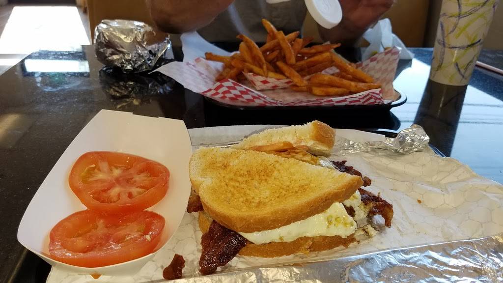 Henrys Char Broiler | restaurant | 16045 Victory Blvd, Van Nuys, CA 91406, USA | 8188495991 OR +1 818-849-5991