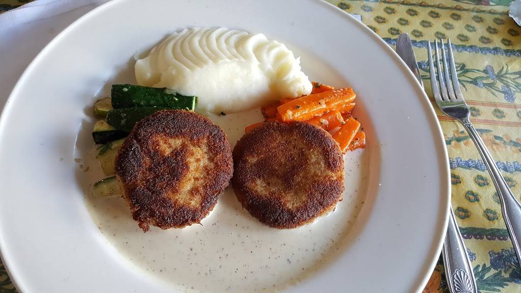 Le Petit Cafe | restaurant | 2842 Colorado Ave, Santa Monica, CA 90404, USA | 3108296792 OR +1 310-829-6792