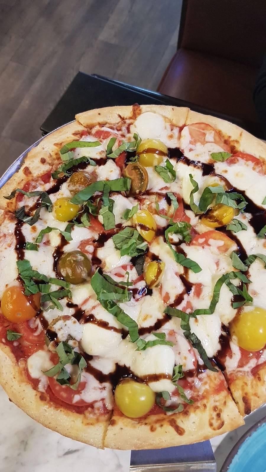 Extreme Pizza | restaurant | 407 Mandalay Ave, Clearwater Beach, FL 33767, USA | 7272239100 OR +1 727-223-9100