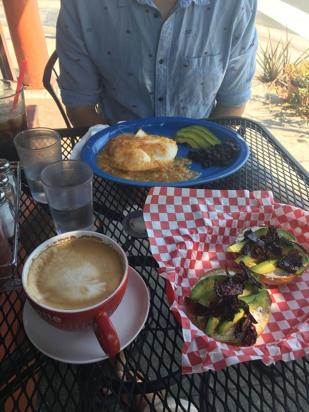 New Alternatives Cafe | cafe | 1600 Guerrero St, San Francisco, CA 94110, USA | 4158265282 OR +1 415-826-5282