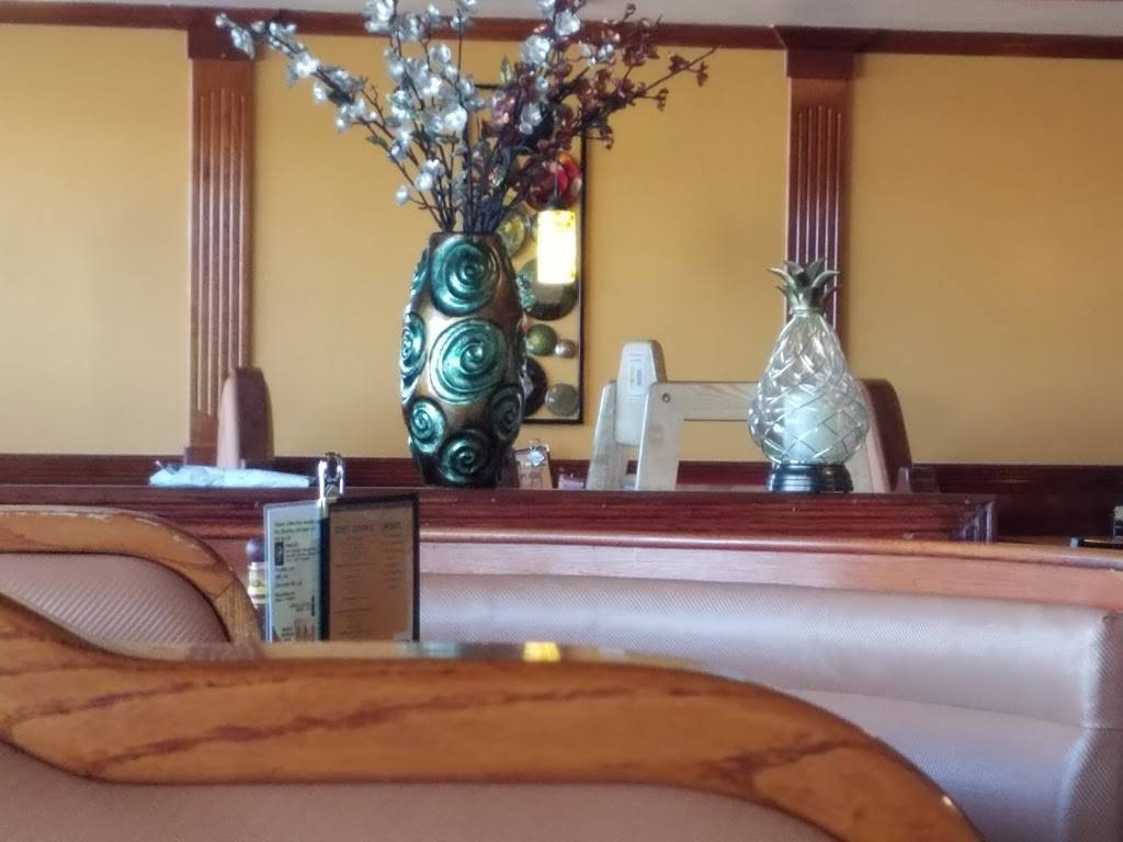 Pineapple Cafe & Mexican Grill | restaurant | 7864 S Howell Ave, Oak Creek, WI 53154, USA | 4143045756 OR +1 414-304-5756