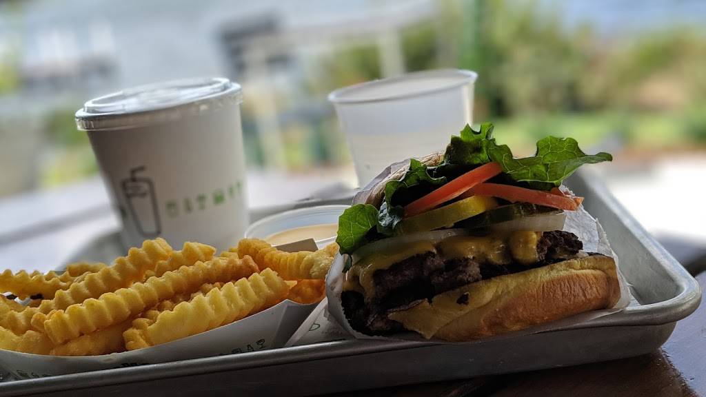 Shake Shack | meal takeaway | 119 Orlando Ave, Winter Park, FL 32789, USA | 3212035130 OR +1 321-203-5130