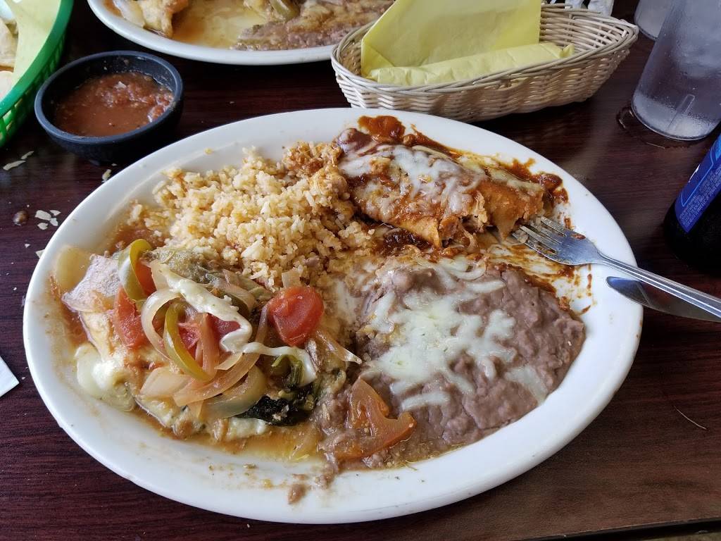 El Cantarito | restaurant | 120 W Santa Fe Ave, Placentia, CA 92870, USA | 7145286090 OR +1 714-528-6090