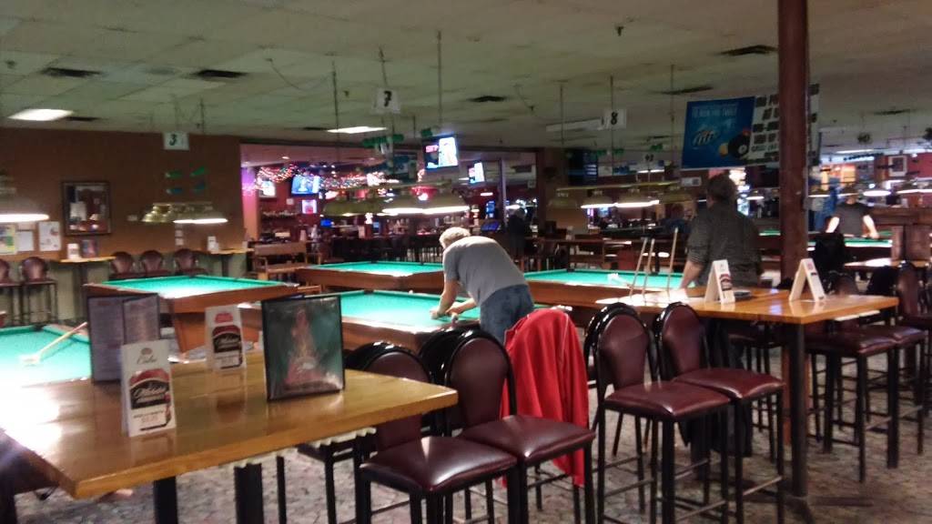 Shooters Billiard Club & Pub | meal takeaway | 1934 State Hwy 13, Burnsville, MN 55337, USA | 9528941100 OR +1 952-894-1100