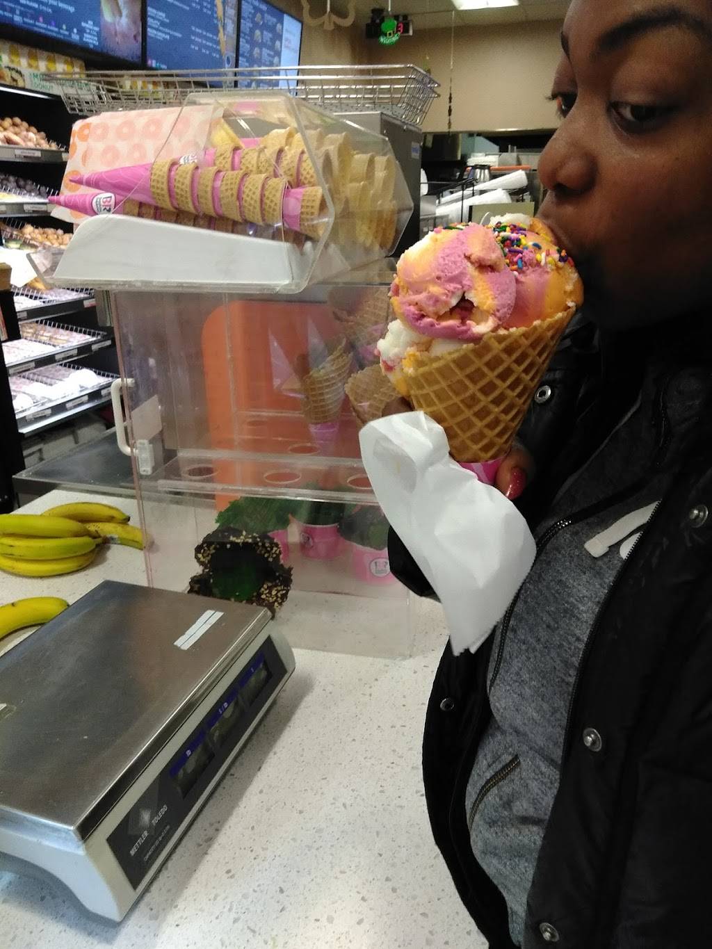 Dunkin Donuts | cafe | 8753 S Stony Island Ave, Chicago, IL 60617, USA | 7733752426 OR +1 773-375-2426