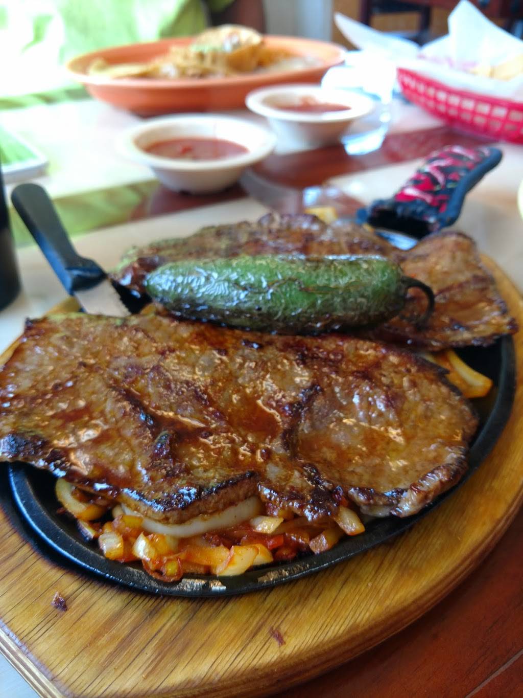 Los Tres Caminos | restaurant | 1802 IL-1, Marshall, IL 62441, USA | 2178262666 OR +1 217-826-2666