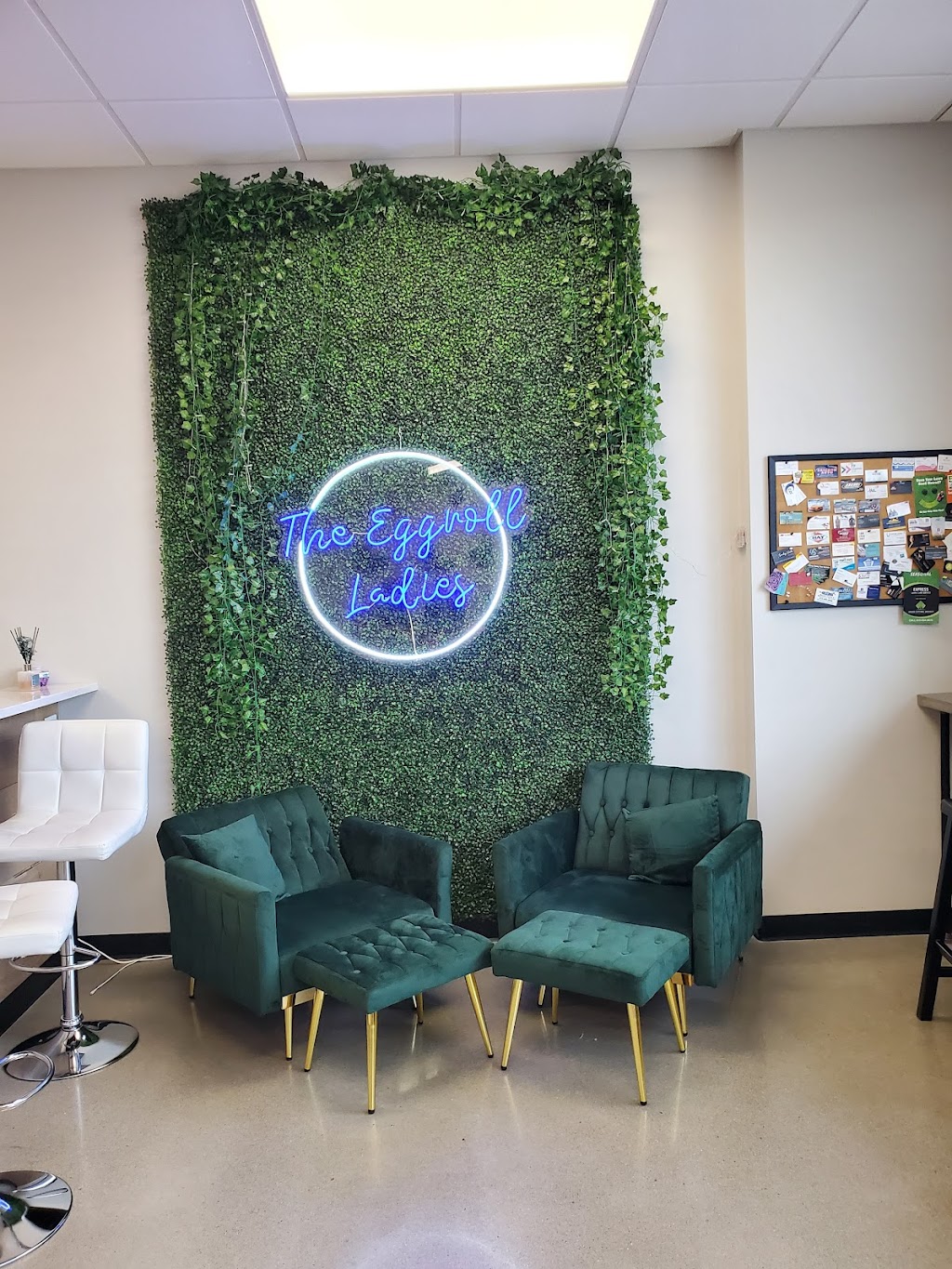 The Eggroll Ladies | restaurant | 5548 NW 2nd St #118, Des Moines, IA 50313, USA | 5159571713 OR +1 515-957-1713