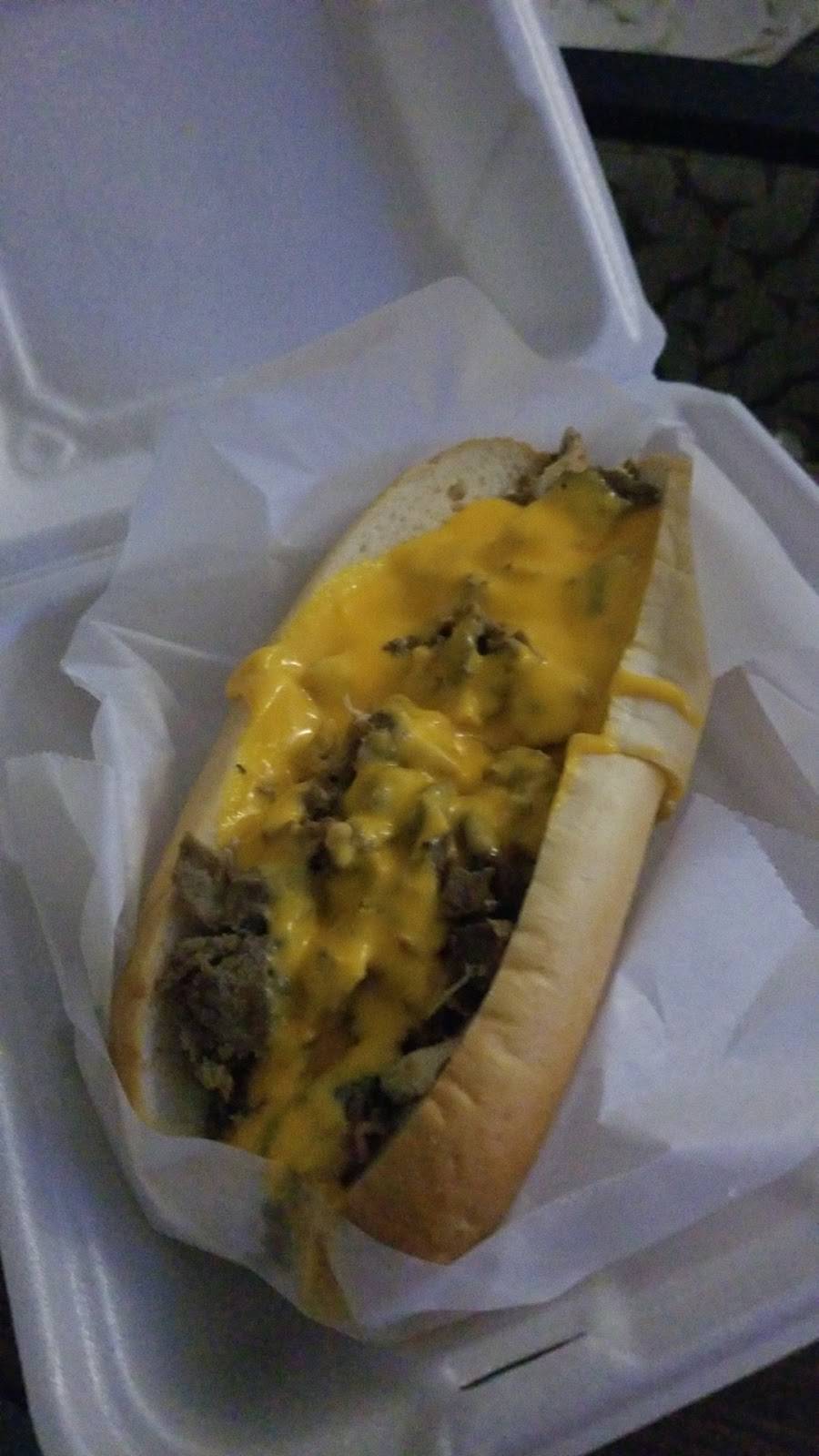 Chubbys Cheesesteaks East Side | meal takeaway | 2232 N Oakland Ave, Milwaukee, WI 53202, USA | 4142879999 OR +1 414-287-9999