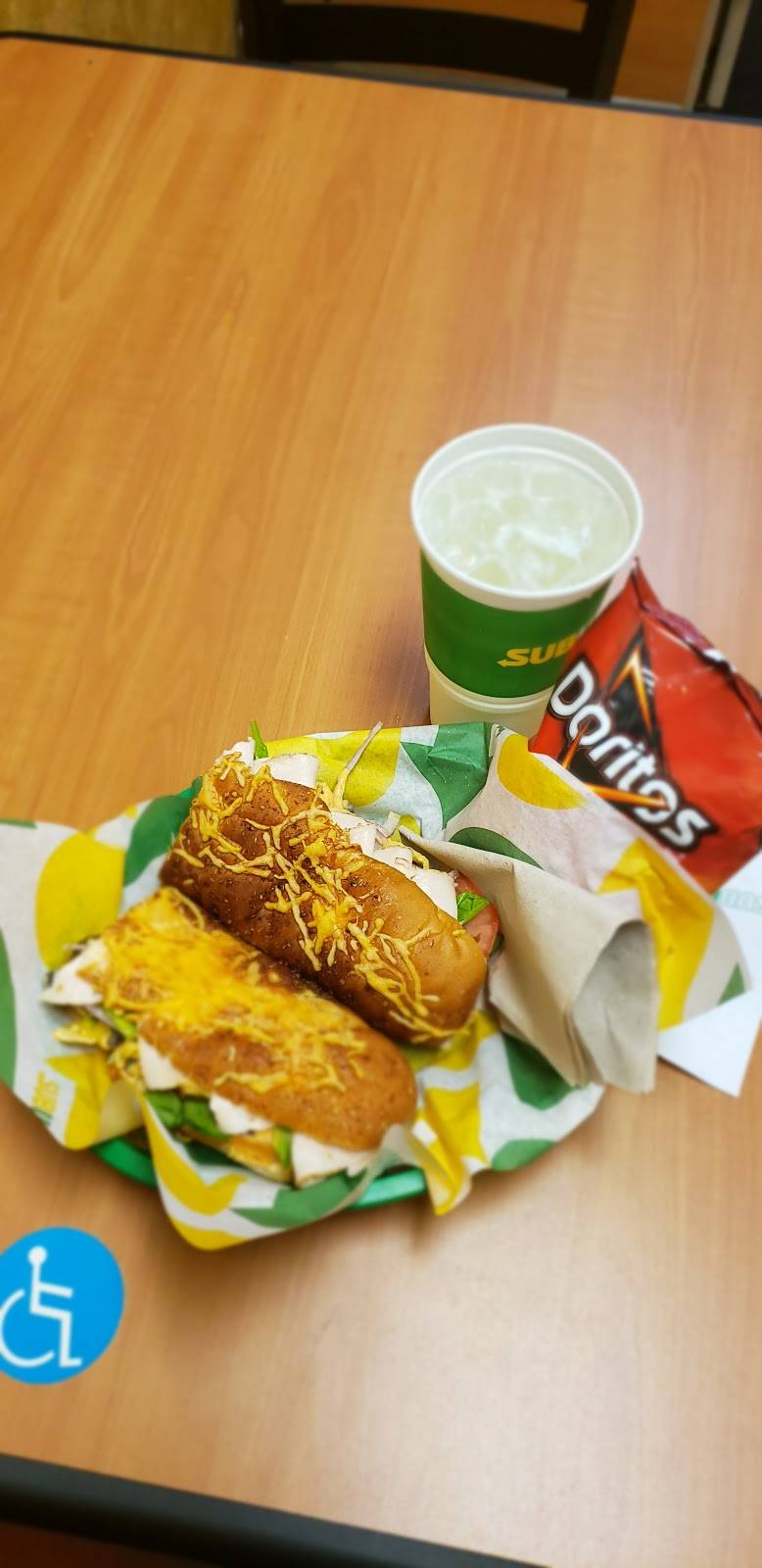 Subway | restaurant | 7672 N Canton Center Rd, Canton, MI 48187, USA | 7342075081 OR +1 734-207-5081