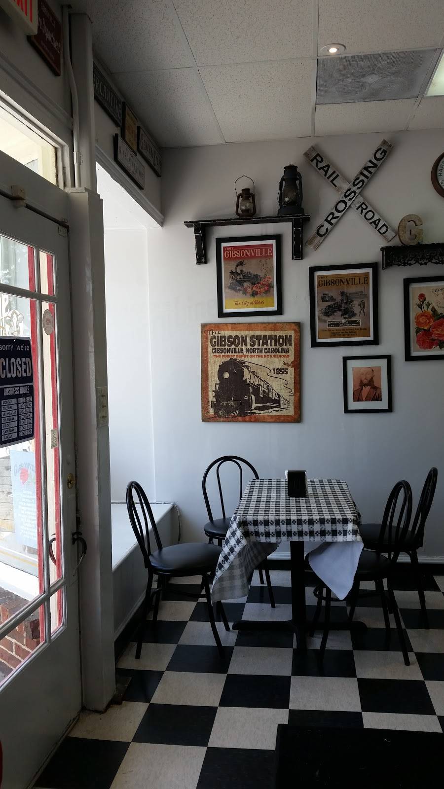 Maple Views County Line Creamery Company | restaurant | 113 E Main St, Gibsonville, NC 27249, USA | 3364466515 OR +1 336-446-6515