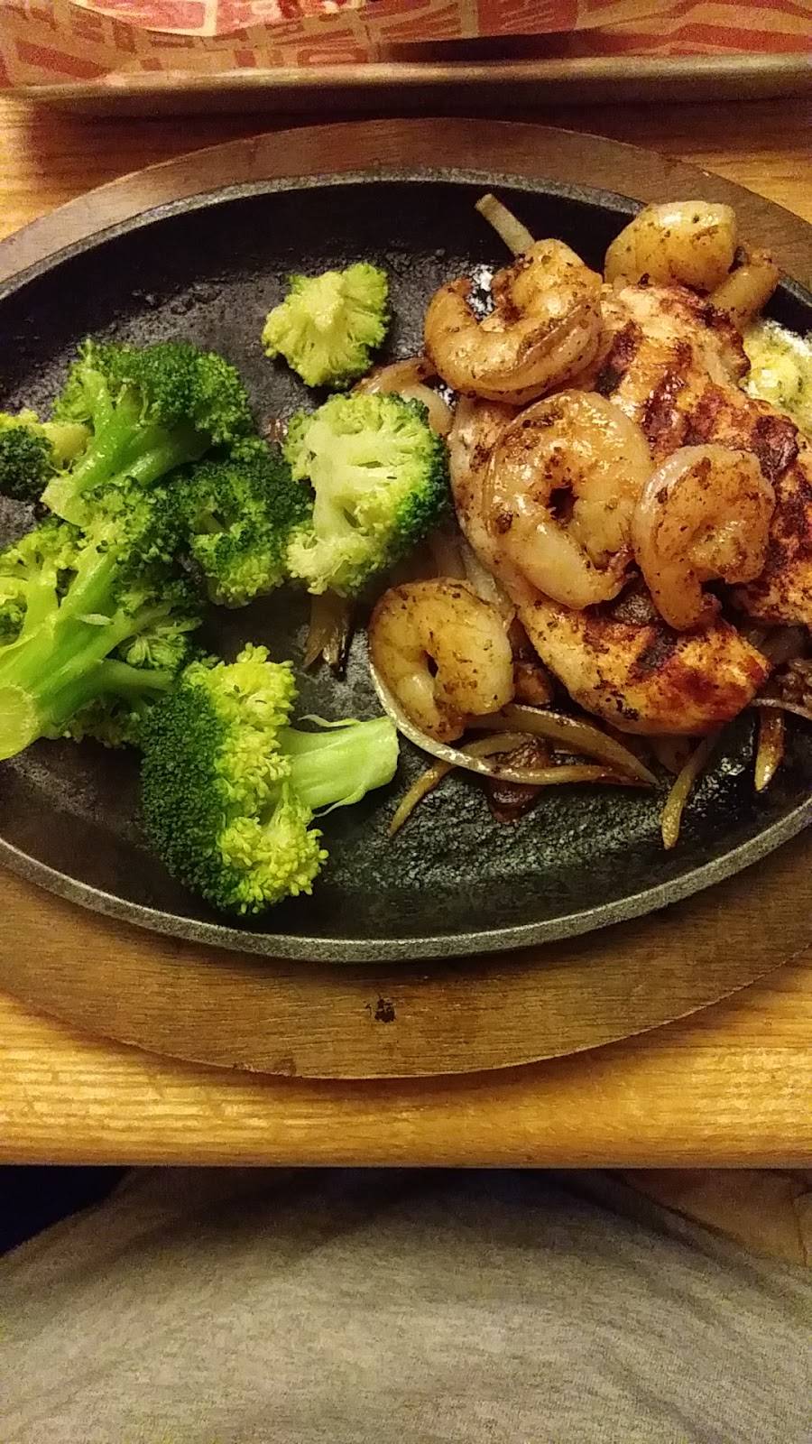 Applebees Grill + Bar | restaurant | 6020 SW 3rd St, Oklahoma City, OK 73128, USA | 4054959311 OR +1 405-495-9311