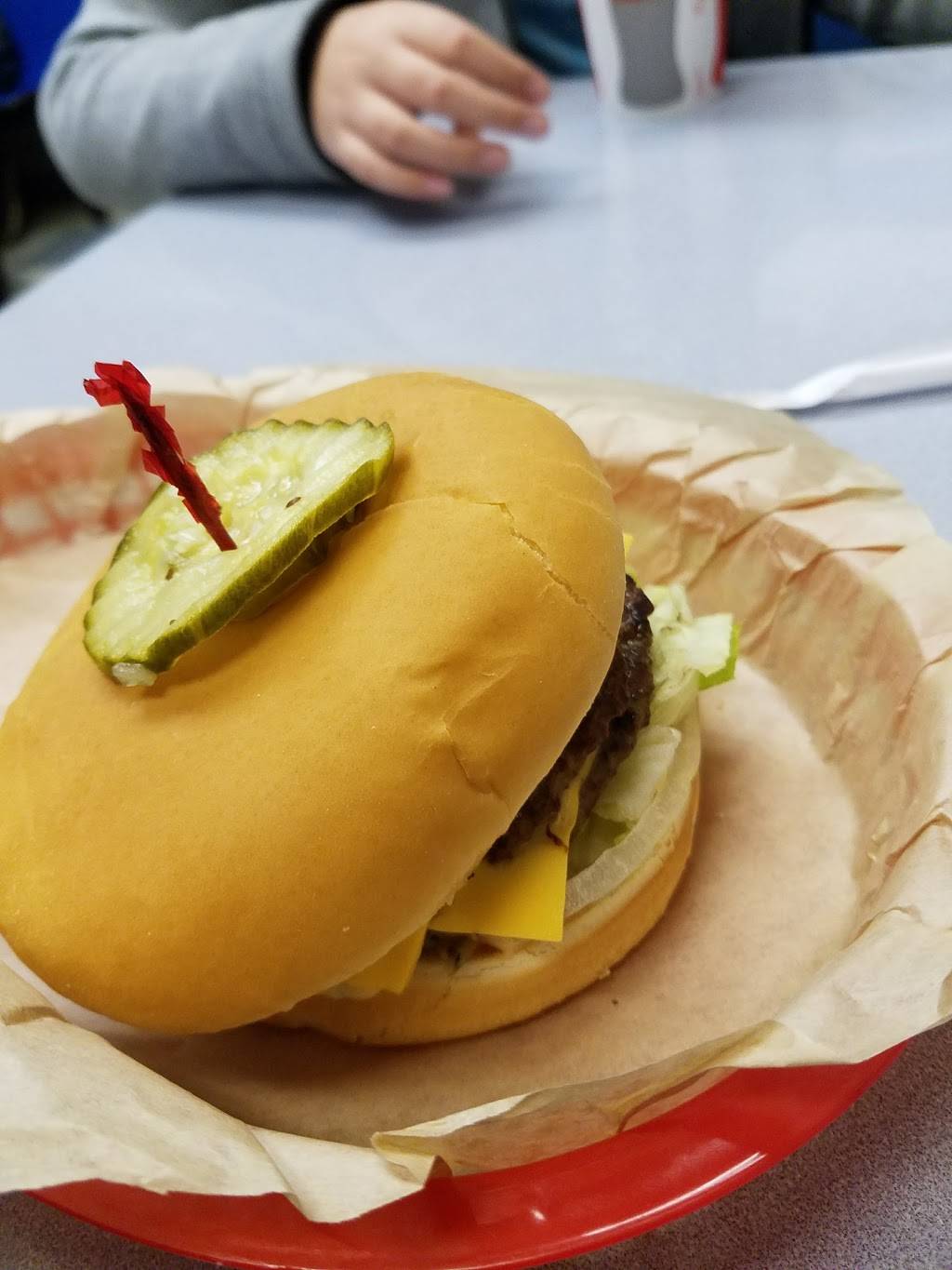 Scotties Drive In | restaurant | 1702 Pacific Ave, Forest Grove, OR 97116, USA | 5033576898 OR +1 503-357-6898