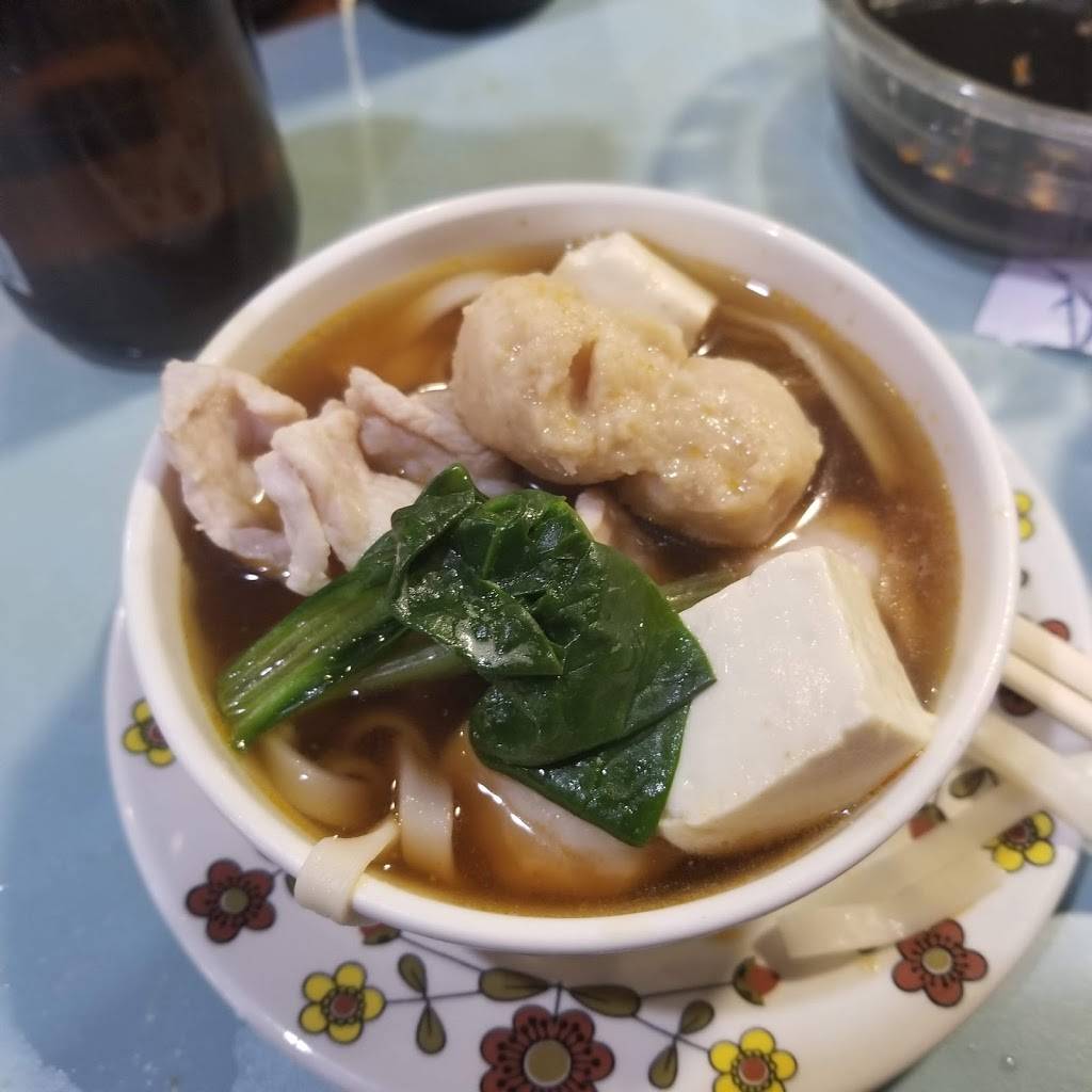 Leung Yue Hot Pot | restaurant | 1508 King St E, Kitchener, ON N2G 2P1, Canada | 5197257877 OR +1 519-725-7877