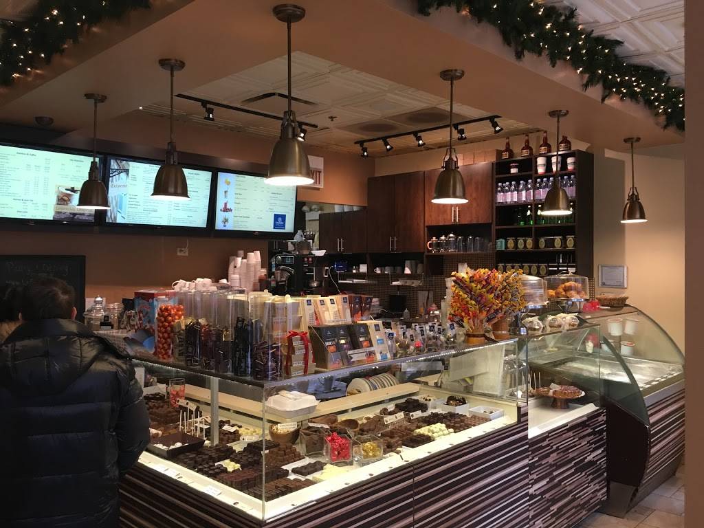 Leonidas Chocolate Cafe | bakery | 59 E Chicago Ave, Chicago, IL 60611, USA | 3129292323 OR +1 312-929-2323