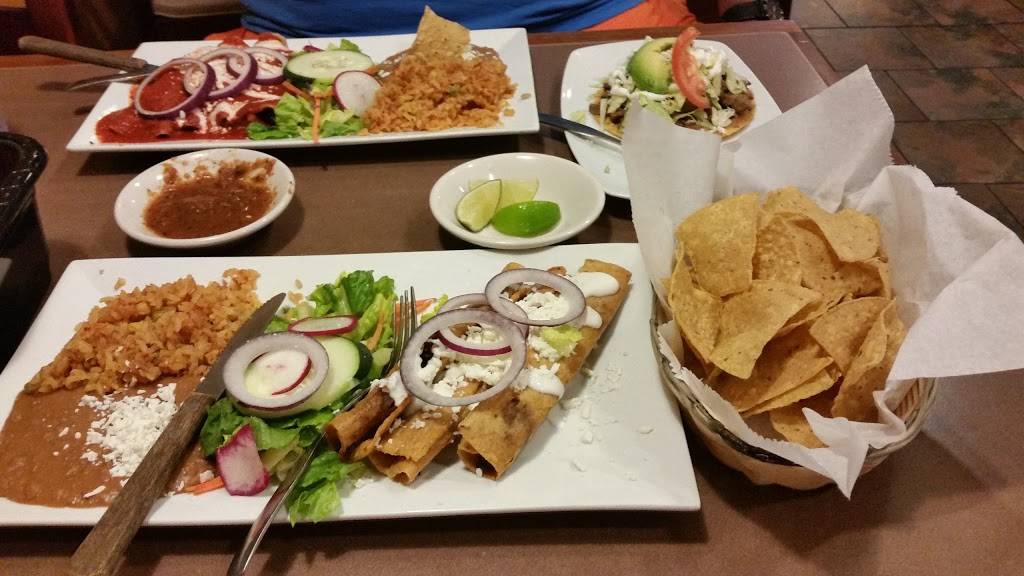 Tio Luis Tacos | restaurant | 3856 S Archer Ave, Chicago, IL 60632, USA | 7738430098 OR +1 773-843-0098