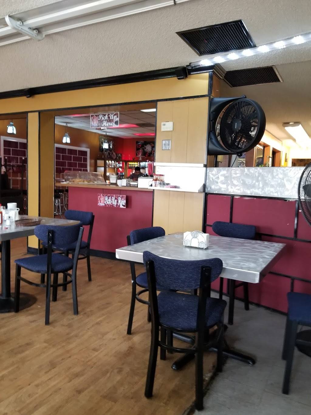 El Rancho Antojitos Salvadoreños | restaurant | 214 E Foothill Blvd, Rialto, CA 92376, USA | 9098790016 OR +1 909-879-0016