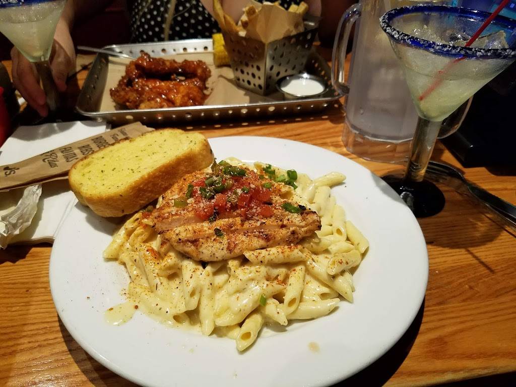 Chilis Grill & Bar | Open for Dine-In, Delivery and Takeout | restaurant | 7600 N Mesa St, El Paso, TX 79912, USA | 9155852001 OR +1 915-585-2001