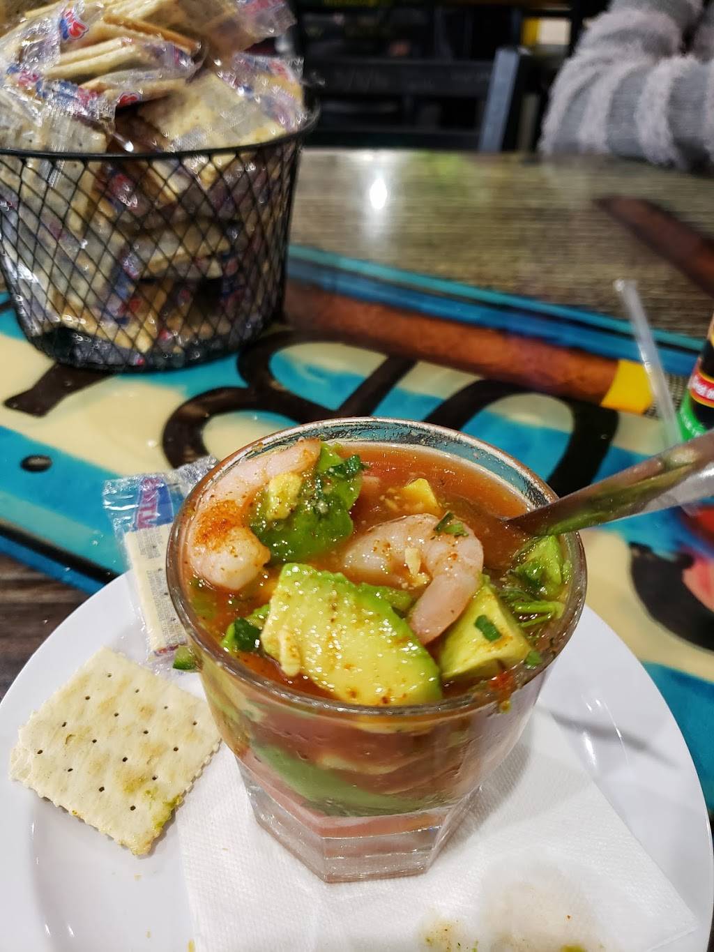 Fish and Tails Oyster Bar | restaurant | 807 S Central Expy, Richardson, TX 75080, USA | 9727739122 OR +1 972-773-9122