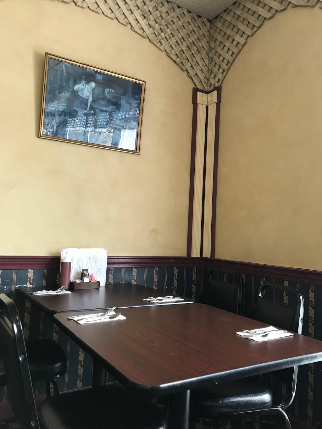 Bourque Restaurant | restaurant | 194 Main St, Norfolk, MA 02056, USA | 5085286912 OR +1 508-528-6912