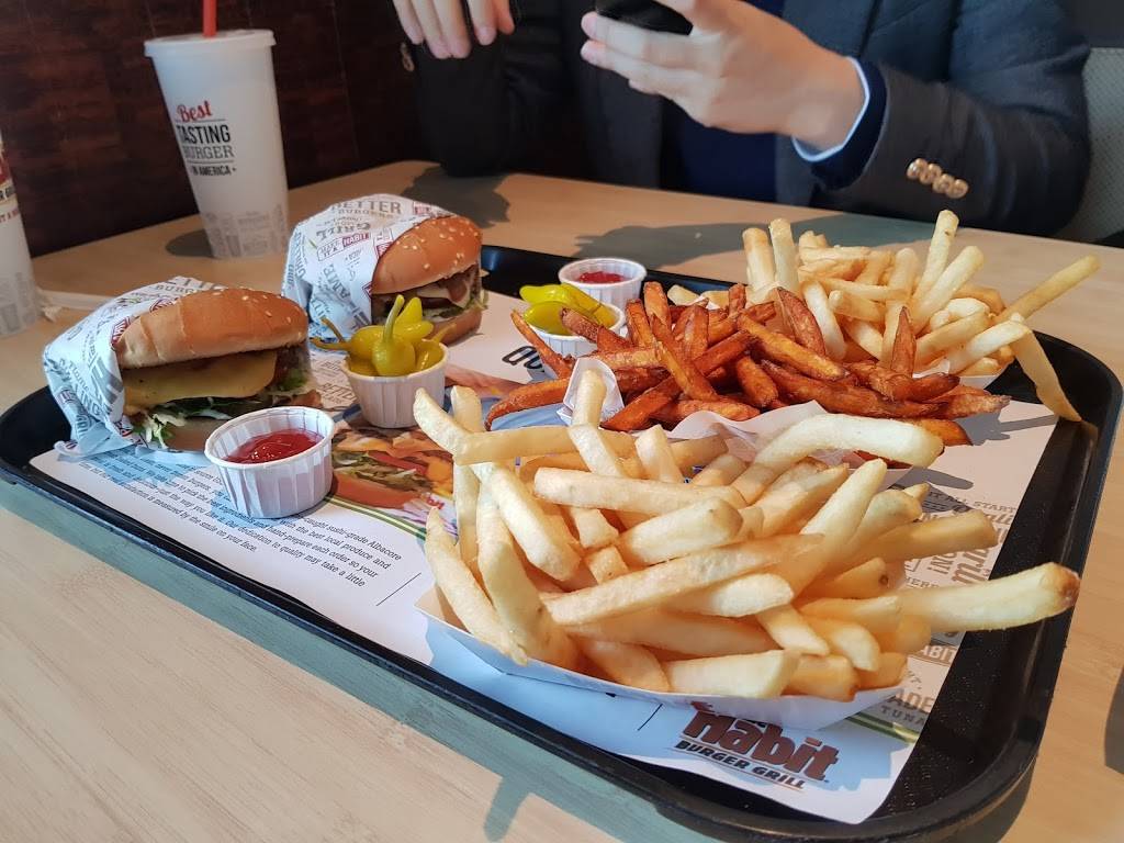 The Habit Burger Grill | restaurant | 1111 El Camino Real, Redwood City, CA 94063, USA | 6505681625 OR +1 650-568-1625