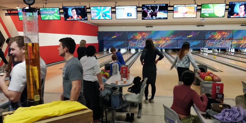 Bowlero Mount Prospect | restaurant | 824 E Rand Rd, Mt Prospect, IL 60056, USA | 8473920550 OR +1 847-392-0550