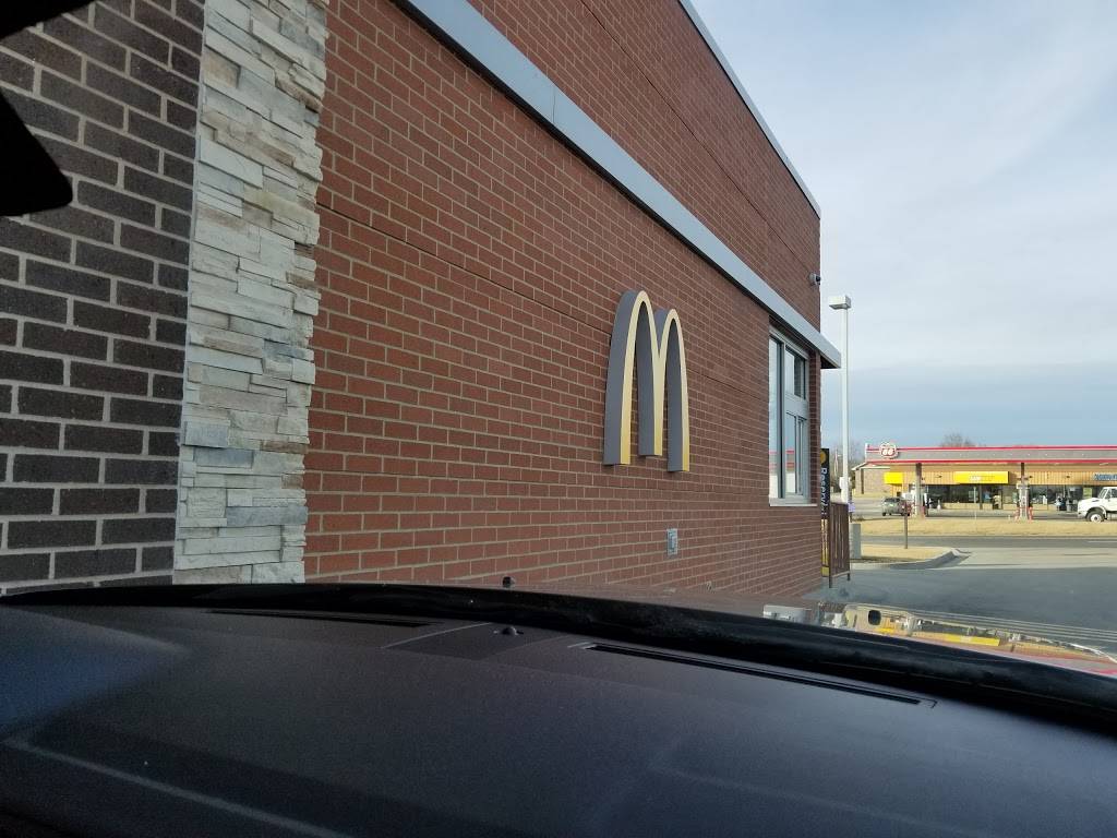 McDonalds | cafe | 34225 Commerce Dr, De Soto, KS 66018, USA | 9135851166 OR +1 913-585-1166