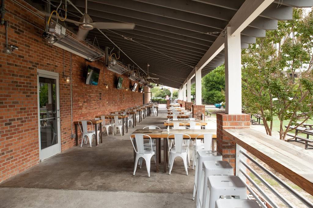 Bull McCabes Irish Pub | restaurant | 427 W Main St, Durham, NC 27701, USA | 9196823061 OR +1 919-682-3061