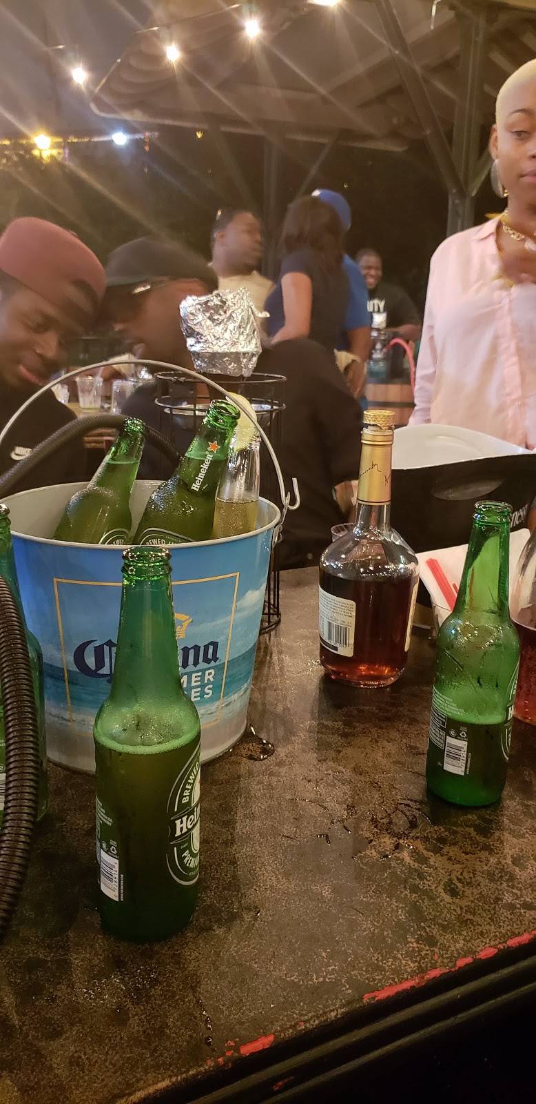 La Vecindad | restaurant | 3634, 14-99 Julian Pl, Elizabeth, NJ 07208, USA | 9083533733 OR +1 908-353-3733