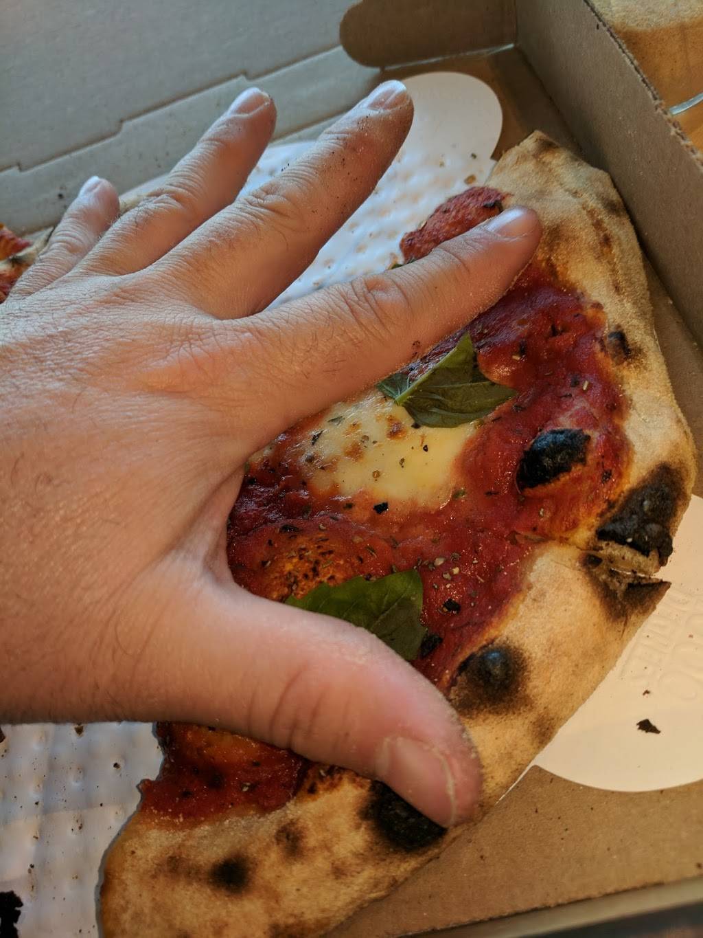 1000 Degrees Pizza Salad Wings | restaurant | 4526 New Linden Hill Rd, Wilmington, DE 19808, USA | 3025436320 OR +1 302-543-6320