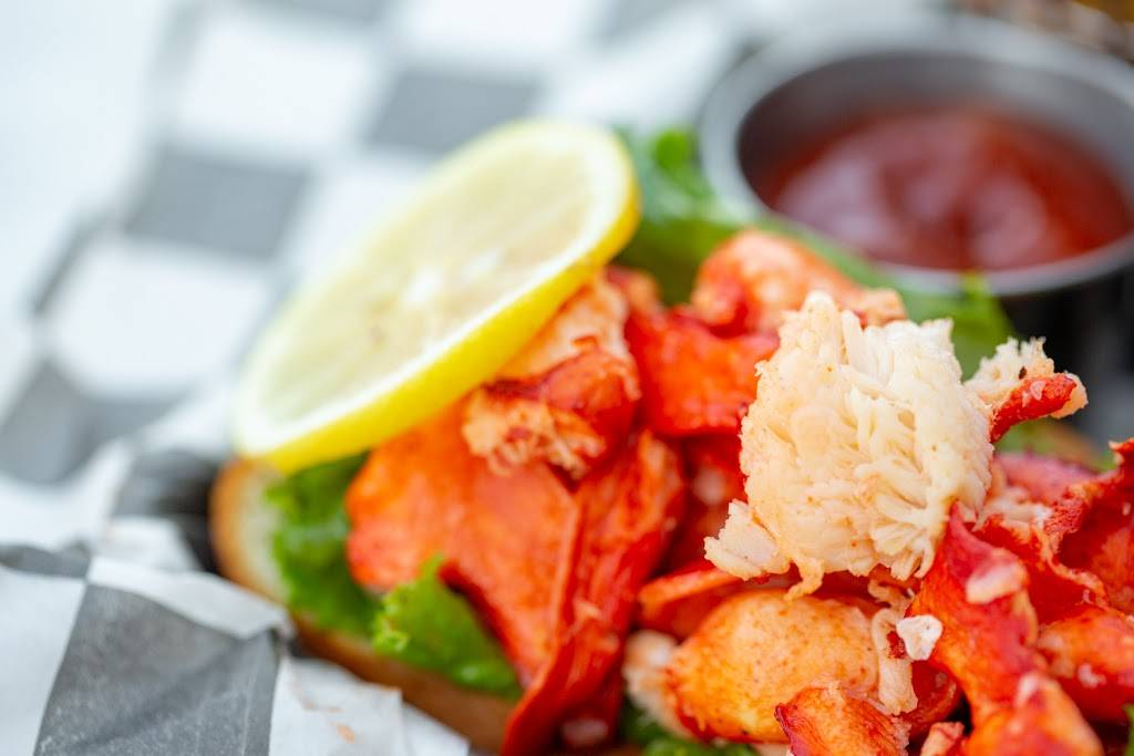 Maryns Taphouse & Raw Bar | restaurant | 400 Riverwalk Terrace #180, Jenks, OK 74037, USA | 9189462796 OR +1 918-946-2796