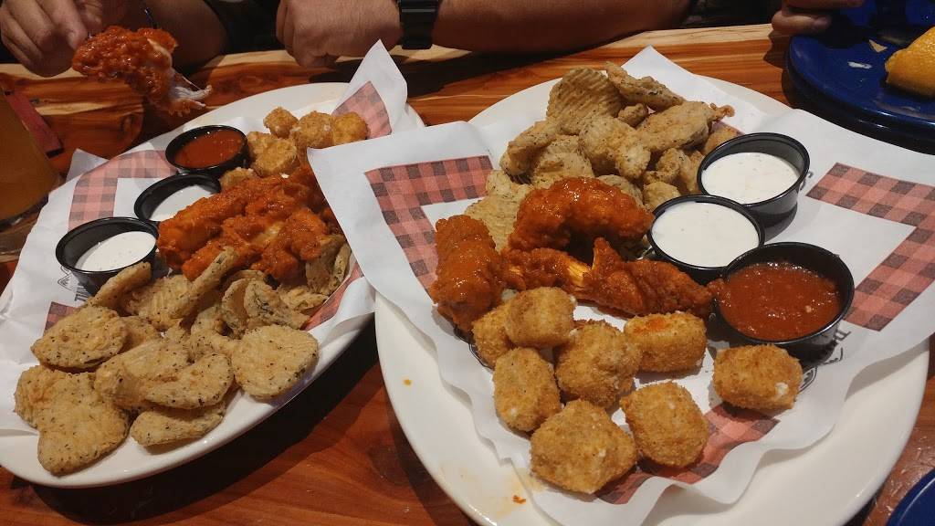 Twin Peaks Restaurant | restaurant | 702 Northwest Loop 410, San Antonio, TX 78216, USA | 2104477102 OR +1 210-447-7102