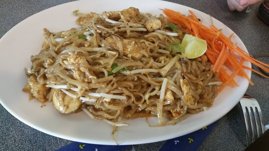 Golden Wok | restaurant | 405 E University Ave, Champaign, IL 61820, USA | 2173568383 OR +1 217-356-8383