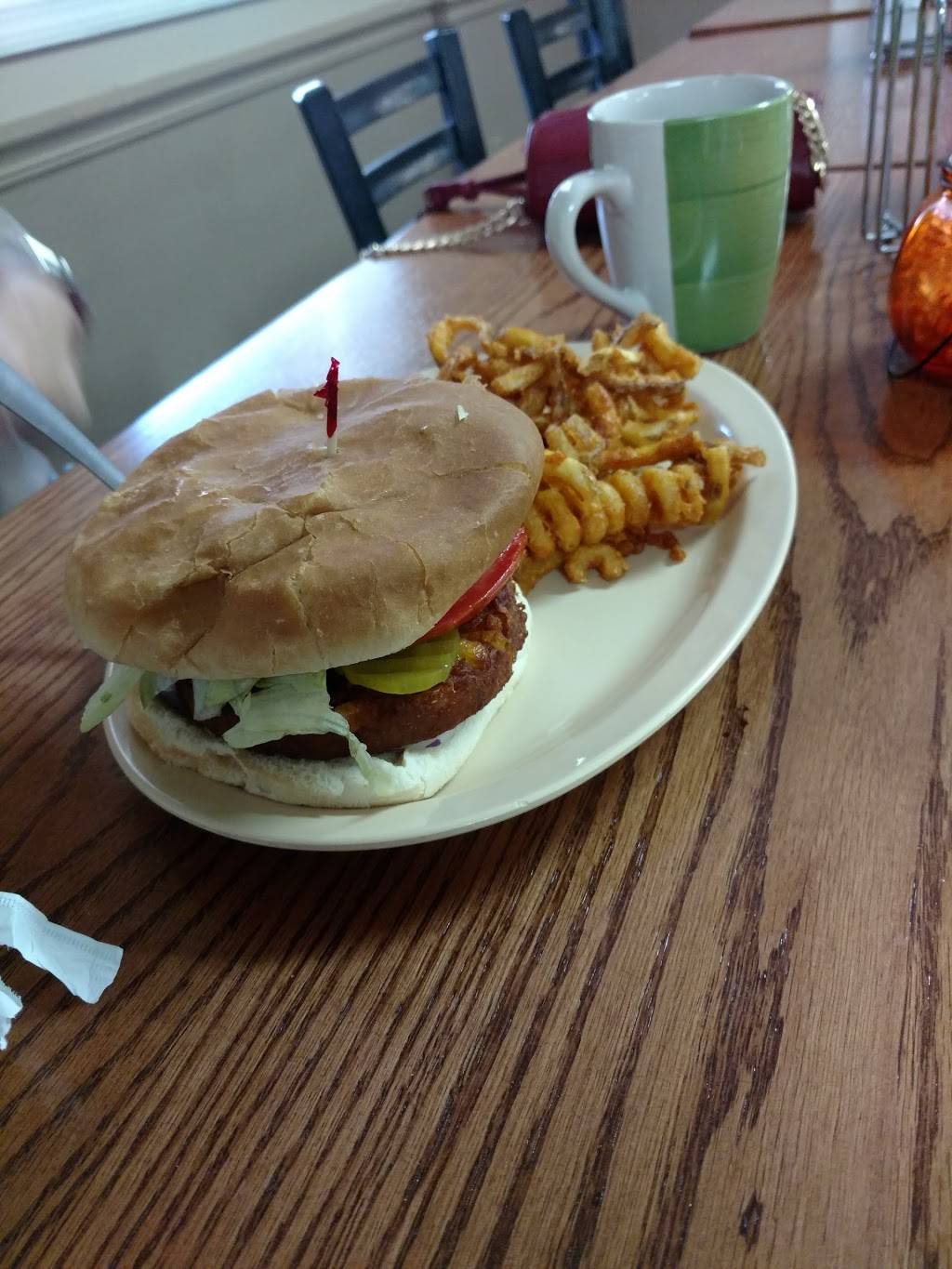 Dawns Deli | restaurant | 131 TN-20, Summertown, TN 38483, USA | 9319644030 OR +1 931-964-4030