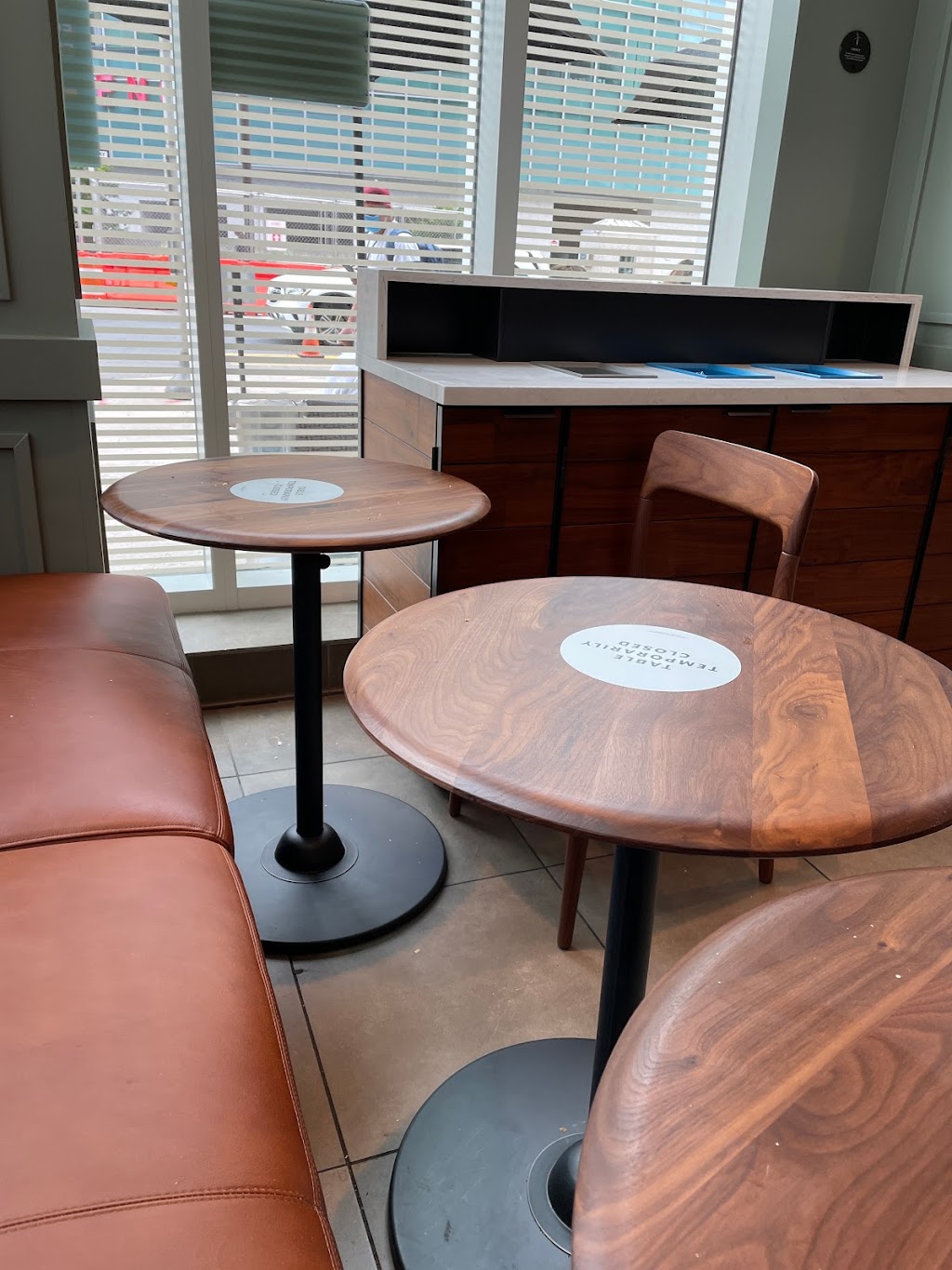 Starbucks | cafe | 3400 Civic Center Blvd, Philadelphia, PA 19104, USA | 2677888233 OR +1 267-788-8233