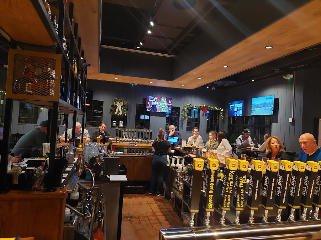 Sea Dog Brewpub Scarborough | restaurant | 3 Cabela Blvd, Scarborough, ME 04074, USA | 2072896010 OR +1 207-289-6010